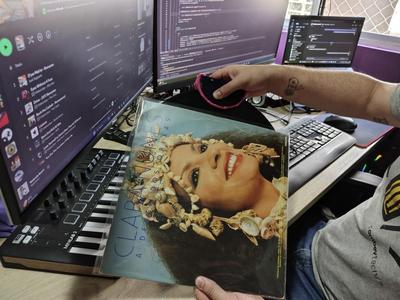 Records Safe Handler - (over-engineering version)