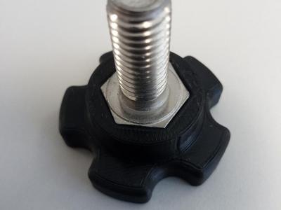 Star grip for M6 screws and nuts