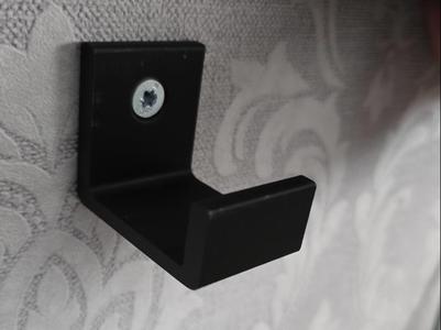 Wall mount for e.g. soundbar, TV, tablet etc