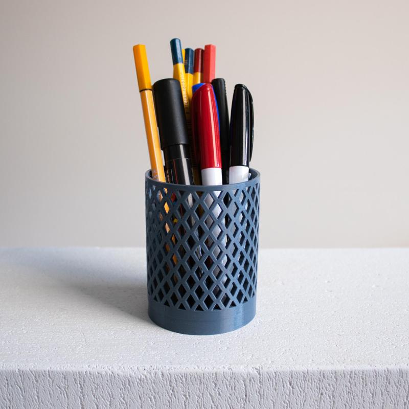 Cylinder Pencil Holder with Diamond Texture