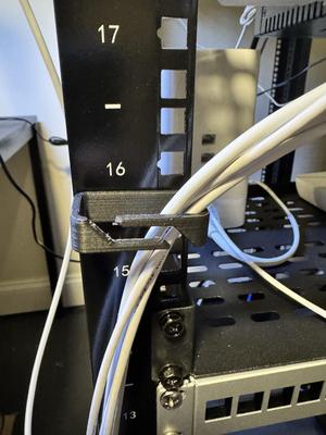 Server Rack Twist Lock Cable Management