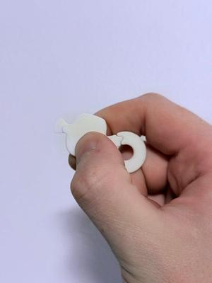 Keysie - Multi-Purpose Nail Saving Keyring Gadget