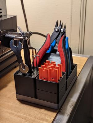 Gridfinity 2x2 Three-Bay Nipper, Stripper, Plier Rack