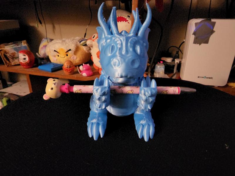 Dragon pen holder