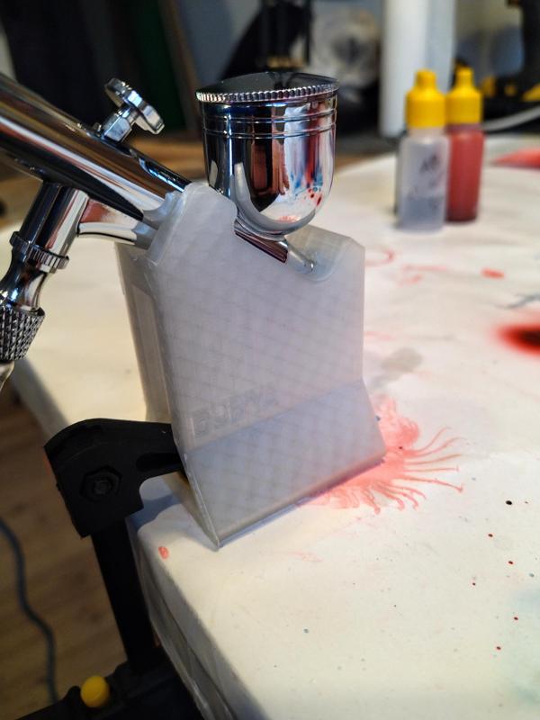 Airbrush holder