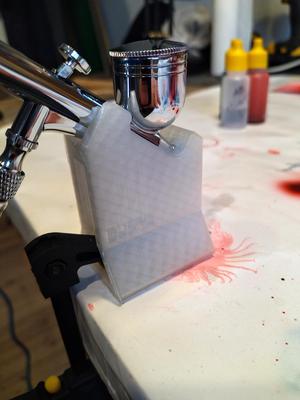 Airbrush holder
