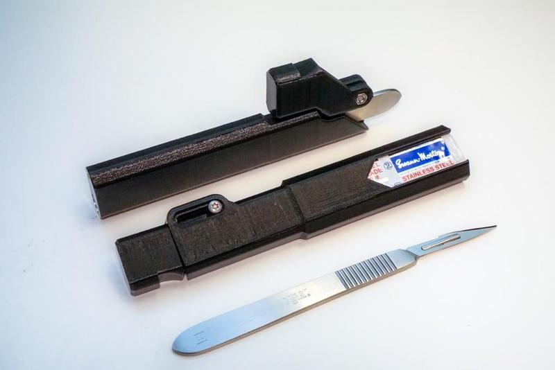 Nr.3 Scalpel Case with Spare Blade Storage