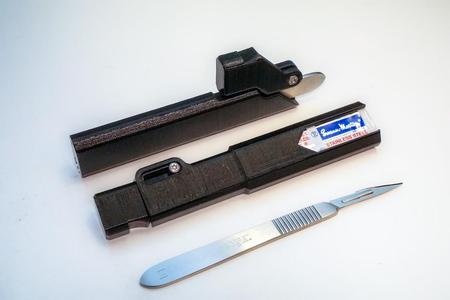 Nr.3 Scalpel Case with Spare Blade Storage