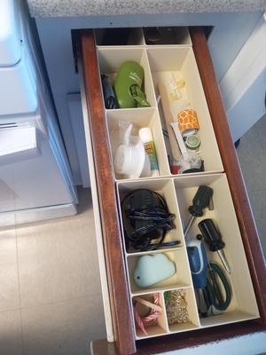 Drawer organizer (kitchen)