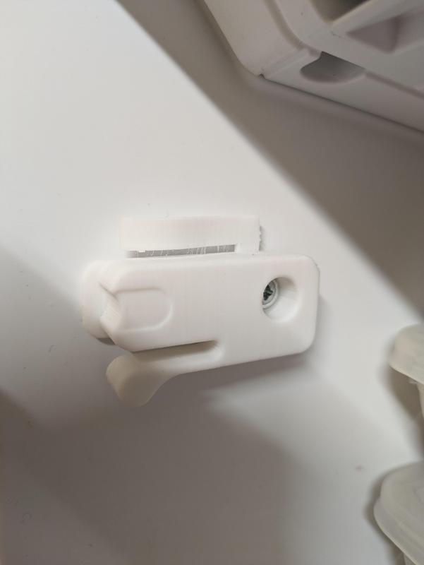 Indesit Freezer Door catch