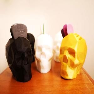 Guitar Pick Holder – Low Poly Skull remix