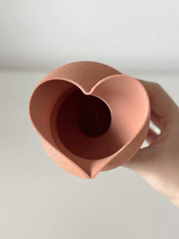 HEART TWIST vase