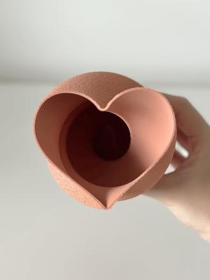 HEART TWIST vase