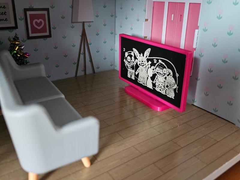 Doll house Tv