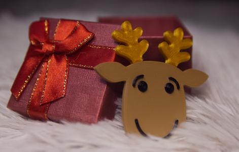Little reindeer brooch