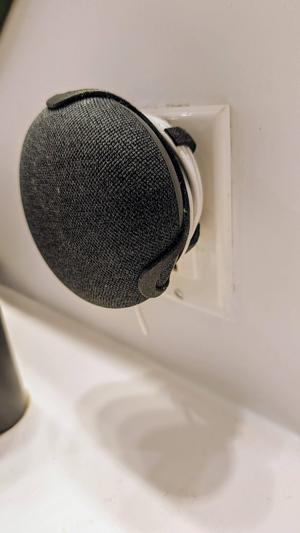 Google Home Mini v2 Plug Mount - US