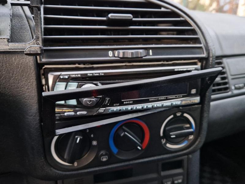 E36 Radio frame