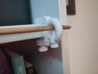 Axis-to-shelf attachment system