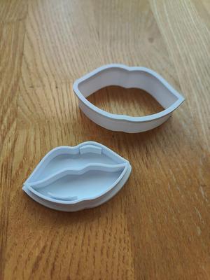 Lips Shaped Cookie Cutter & Stamp