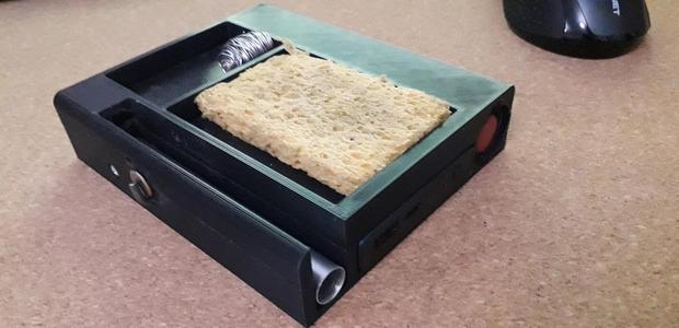 Portable soldering station