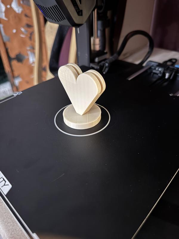 Heart Shaped Letter Stand (Valentine's Day) v1.3mf
