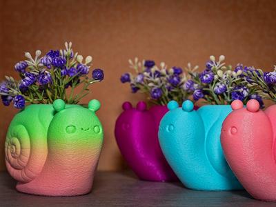 Snail with Flower Holder – Naturally Beautiful