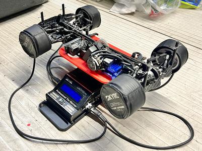 RC Touring car tire warmer support