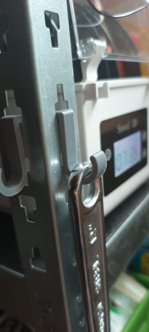 Simple shelving unit hook