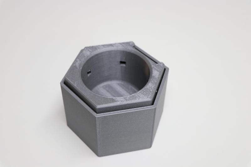 Self Watering Studio Plant Pot -- Project Aqua