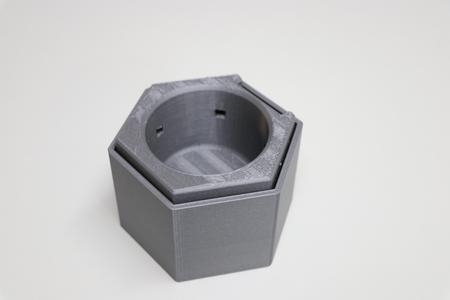 Self Watering Studio Plant Pot -- Project Aqua