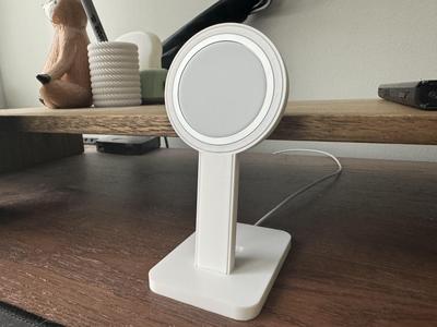 Simple and Modern MagSafe Charging Stand