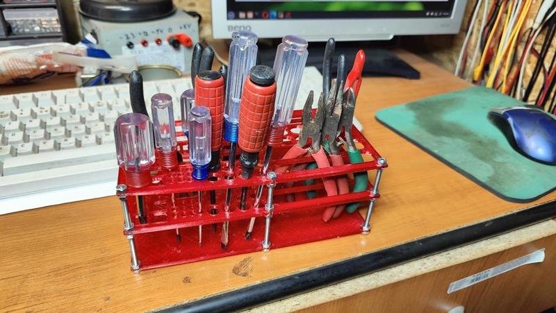 Tools organizer for electronics