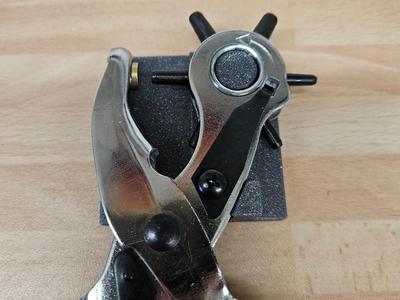 Parkside Belt Pliers Wall Mount