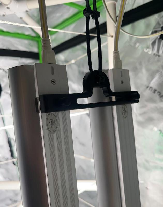 Barrina T8 Grow Light Vertical Bracket for 2 Lights