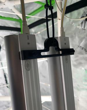 Barrina T8 Grow Light Vertical Bracket for 2 Lights