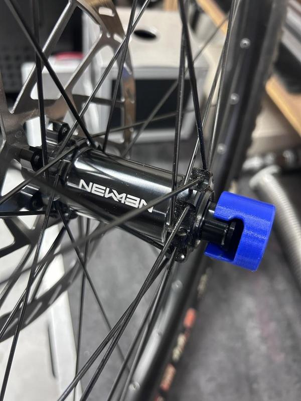 Newmen Hub Cap Puller