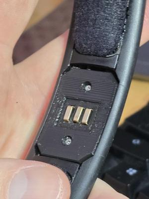 Sennheiser HDR Charging Port