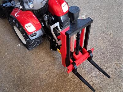 Forklift with lifting mechanism