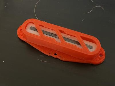 Single pickup - base plate and cover