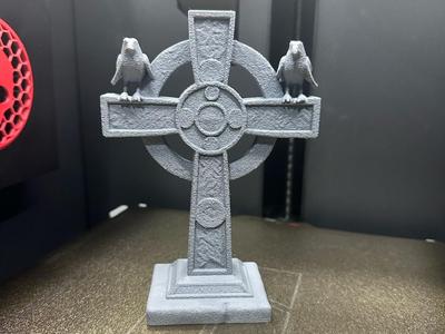 Celtic Cross with Hugin & Munin