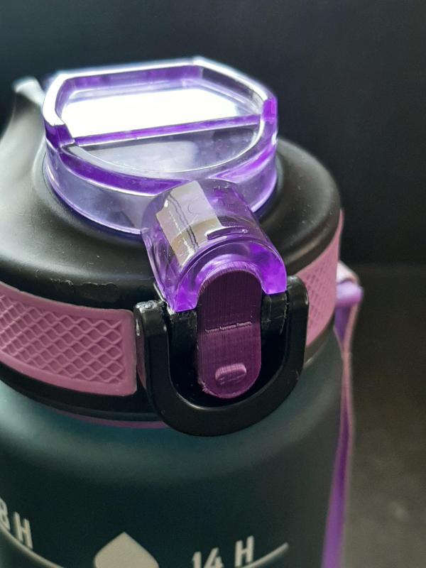 Sports water bottle locking lid