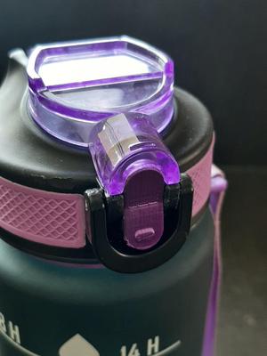 Sports water bottle locking lid