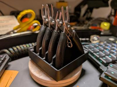 Gridfinity 2x2 - 4 Slot Mini Nipper / Plier holder