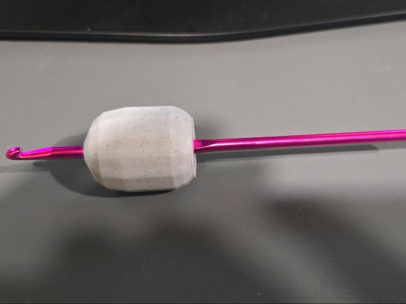 4.5 METAL HOOK CROCHET ERGONOMIC GRIP