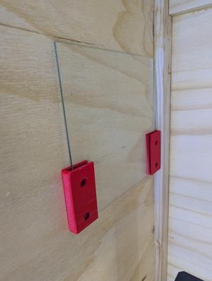 Print bed holder / bracket with screw holes