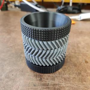 Pen holder with gears   