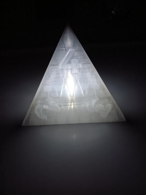 D4 lamp - 4 sided dice lamp