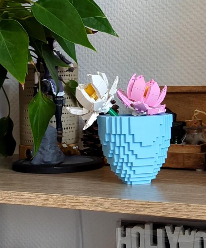 Pot cover voxel minimalist art #PLANTERSXCULTS