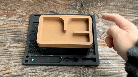 Minimalist Auto-Spin Box