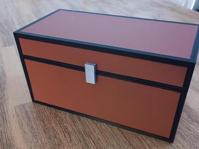 Minecraft Chest with Magnetic Closure